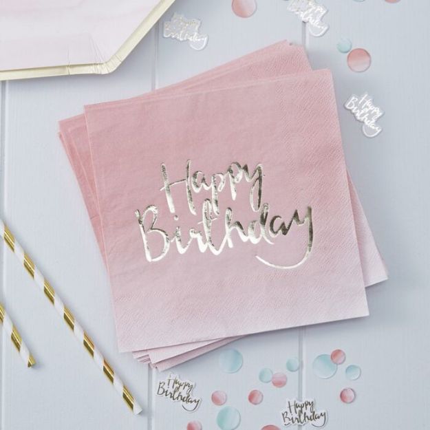 Servietter 'Happy Birthday' 20 stk i lyserød changerende nuancer.